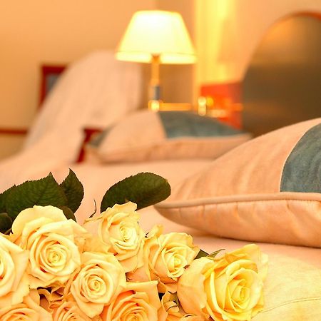 Hotel Kongresowy キェルツェ エクステリア 写真