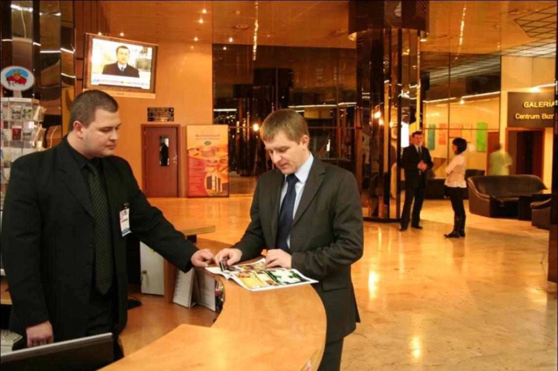 Hotel Kongresowy キェルツェ エクステリア 写真