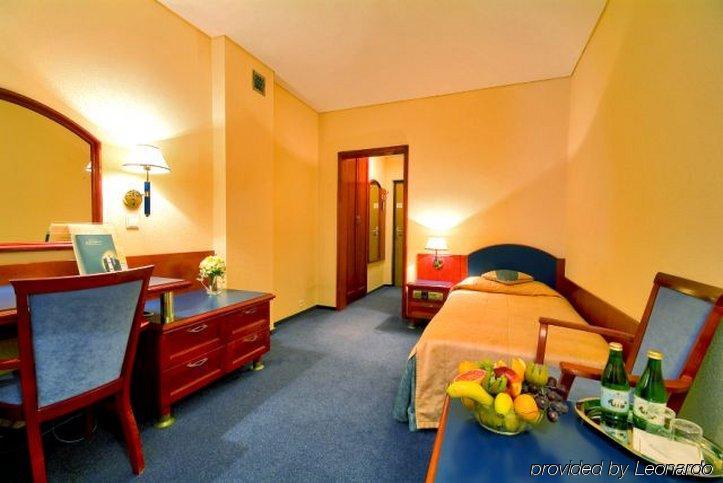 Hotel Kongresowy キェルツェ 部屋 写真